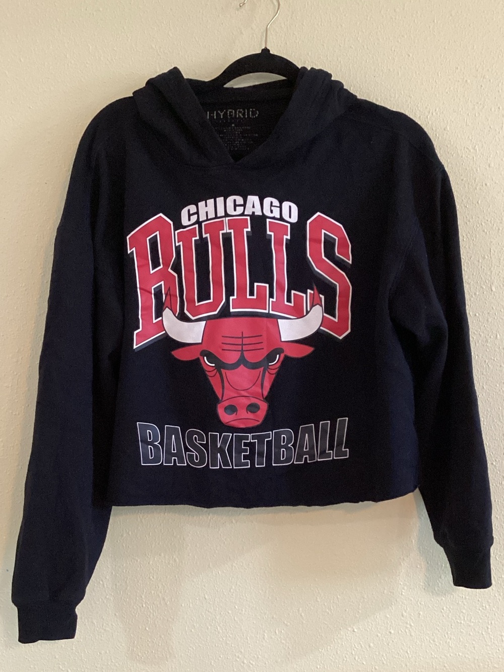 Hybrid Apparel Navy Chicago Bulls Cropped Crewneck Sweatshirt with Red Logo
